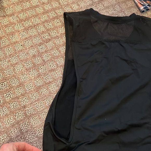 Black Lululemon workout top. Black and Sz 8 - Picture 4 of 5